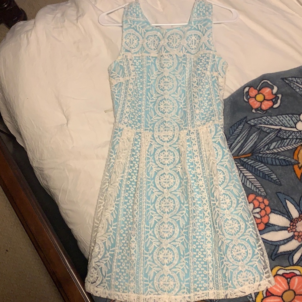 Class white and blue lace dress